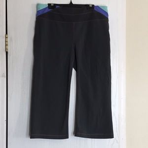 TEK gear capris. Size Large.